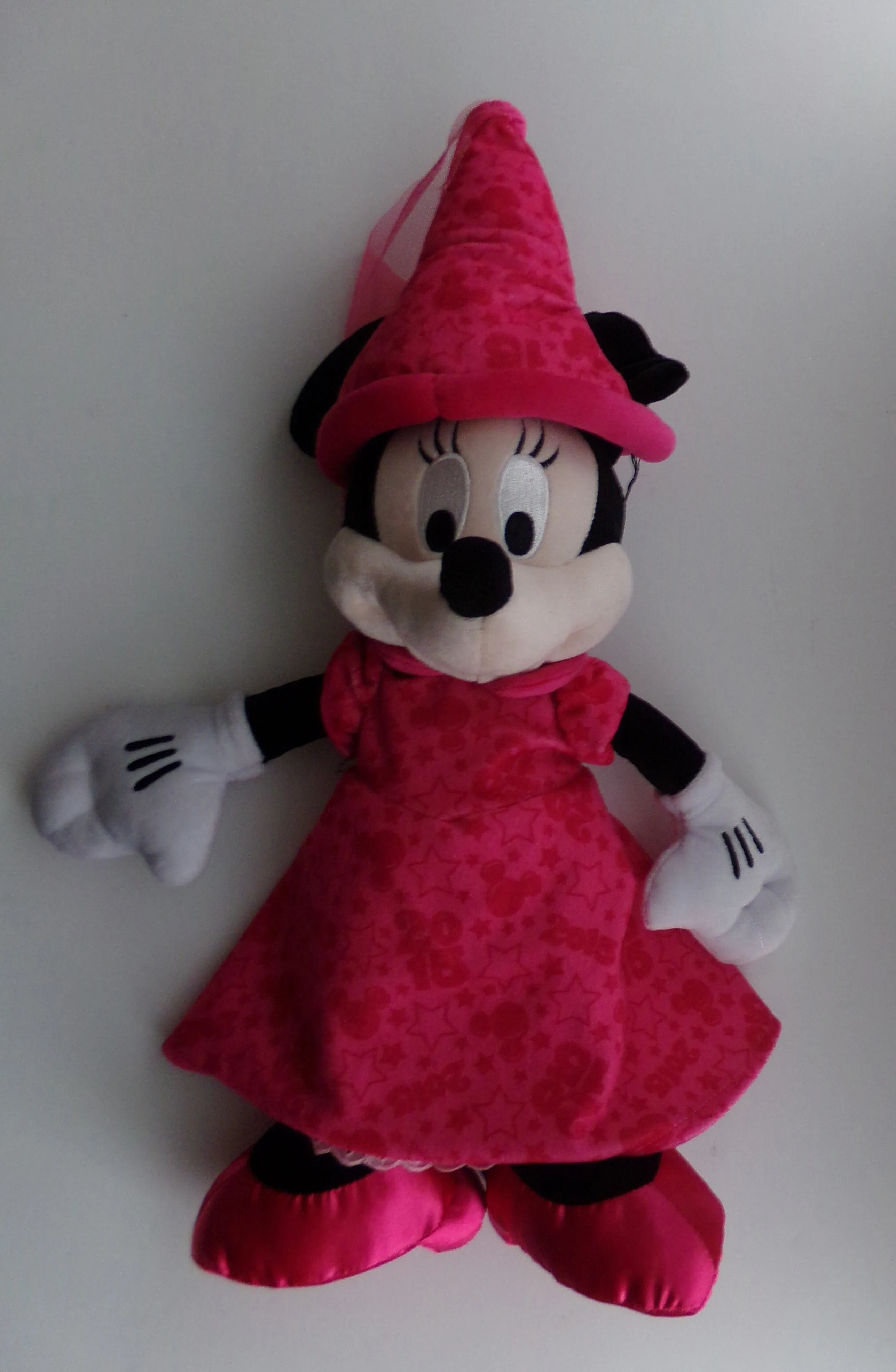 2015 Disney Limited Edition Minnie Mouse Princess
