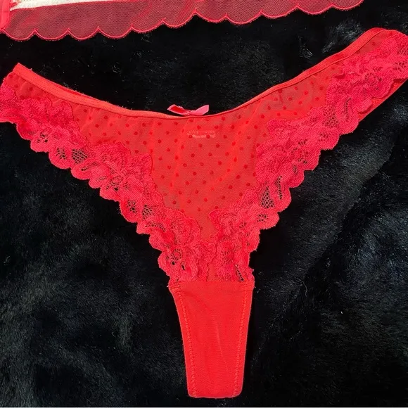 34C Vs Victoria’s Secret Dream Angels Red hearts nude red Demi bra and panty set