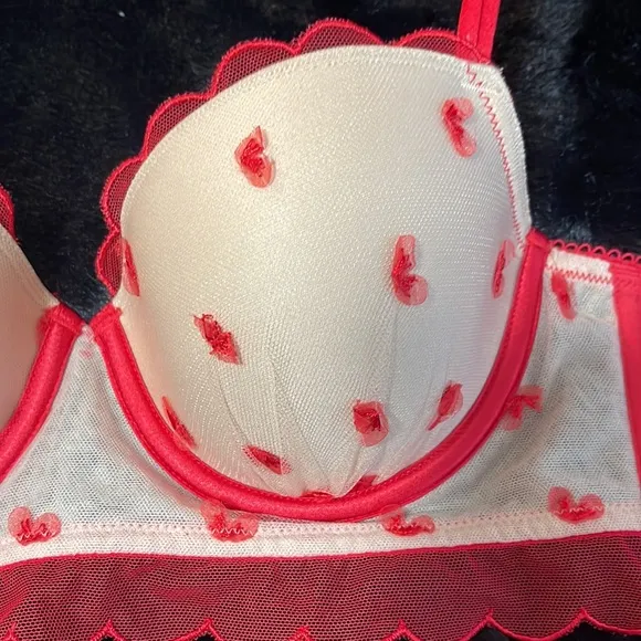 34C Vs Victoria’s Secret Dream Angels Red hearts nude red Demi bra and panty set