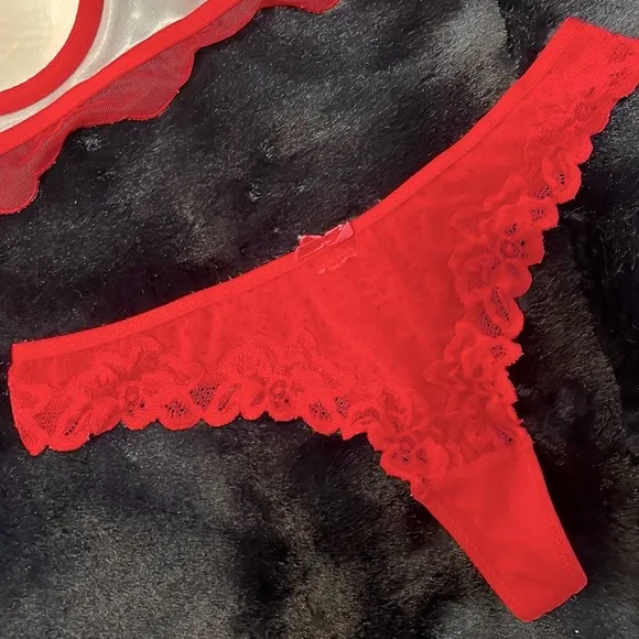 34C Vs Victoria’s Secret Dream Angels Red hearts nude red Demi bra and panty set