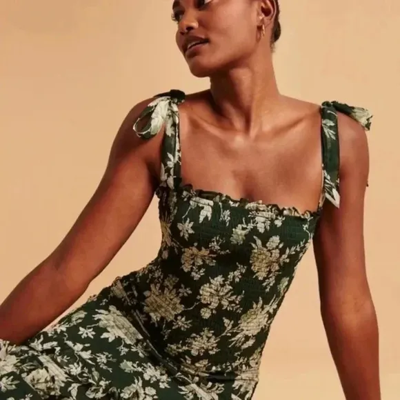 Abercrombie Size S Green Tie-Strap Floral Smocked Midi Dress