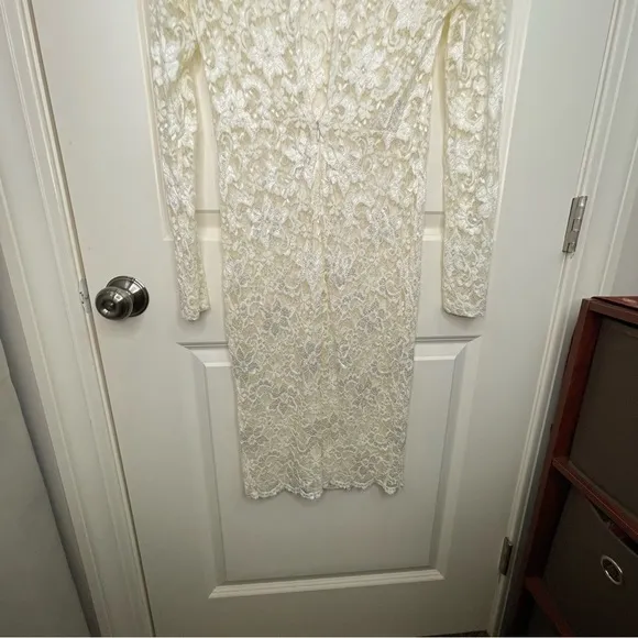 Astr Women's Lace Body Con Dress Ivory L