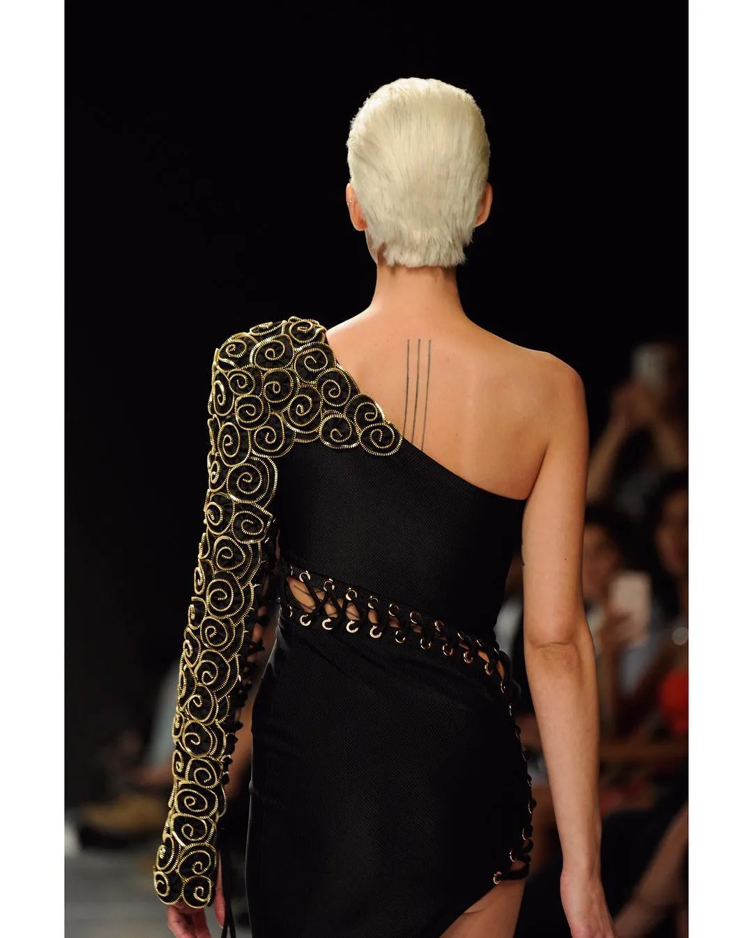 AURUM Look 15