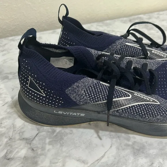 BROOKS MENS ATHLETIC SHOES LEVITATE 5 LACE UP NAVY Sz 11