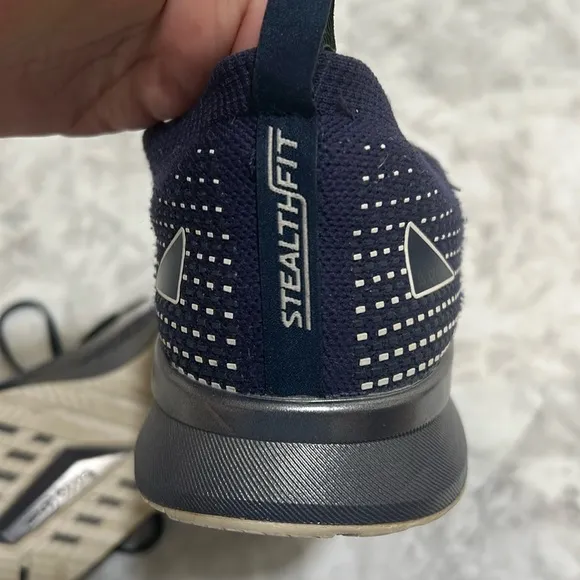 BROOKS MENS ATHLETIC SHOES LEVITATE 5 LACE UP NAVY Sz 11