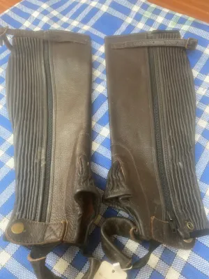 Brown leather chaps🟢