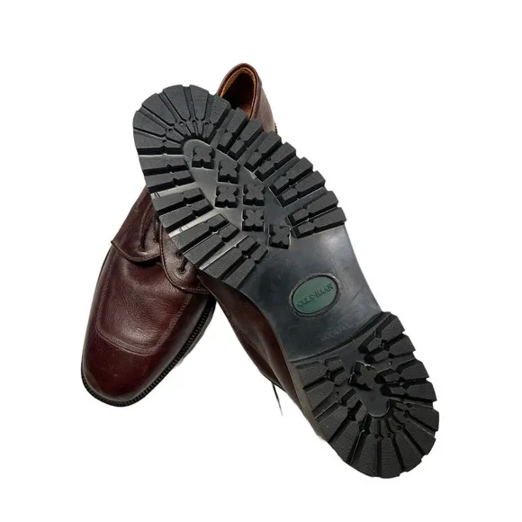 COLE HAAN - Italian made leather lace-up Size 8.5 NWOT