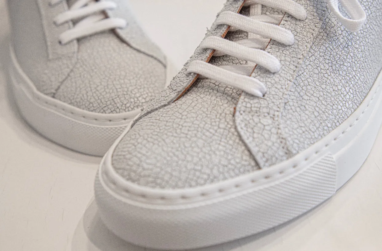 Common Projects Achilles -cracked white