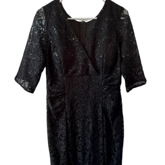Eureka V-Neckline Lace 3/4 Length Sleeves Mermaid Dress in Black