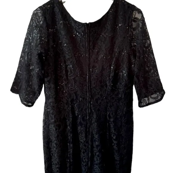Eureka V-Neckline Lace 3/4 Length Sleeves Mermaid Dress in Black