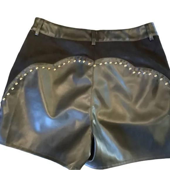 🔥Faux leather shorts with fabulous gold studded designs. Lined and NWT. Sz L