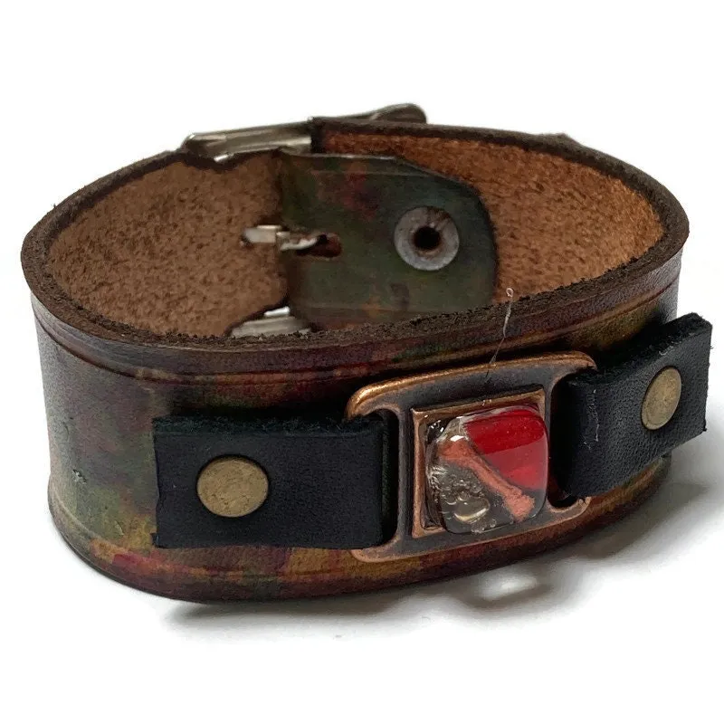 Hand dyed color leather cuff. Recycled fused glass bracelet. Hand painted natural leather.Red Brown and Red glass