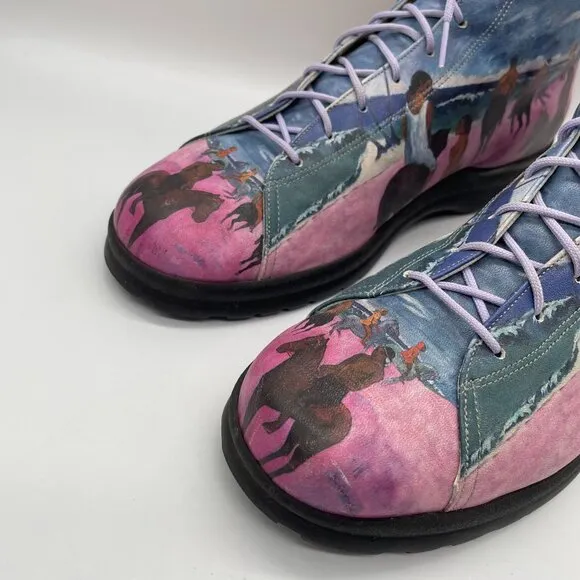 Icon Native American Graphic Print Short Boots Leather Women Sz 9M USA Artsy