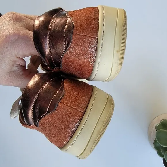 Johnston &amp; Murphy Sneaker Distressed  Suede Leather Size 8