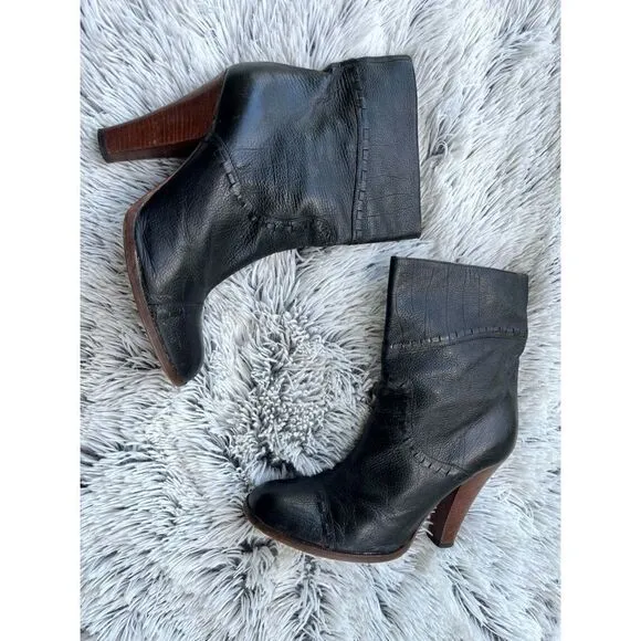 Marc Jacobs Black Leather Slouchy Boots EUC Size 38.5 = US 8.5