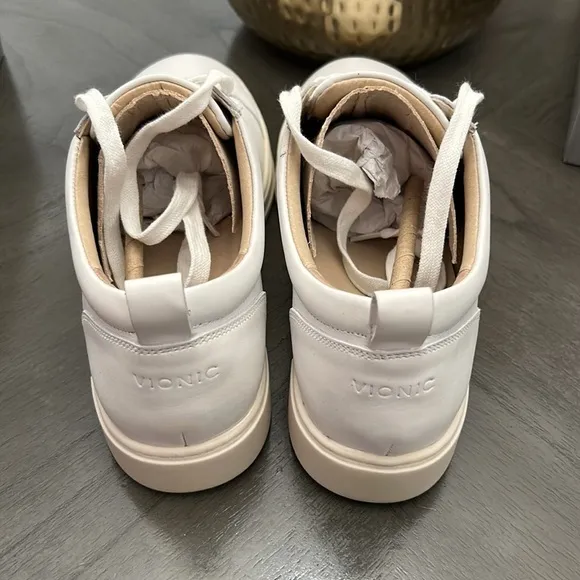 Mens Vionic Lucas White
