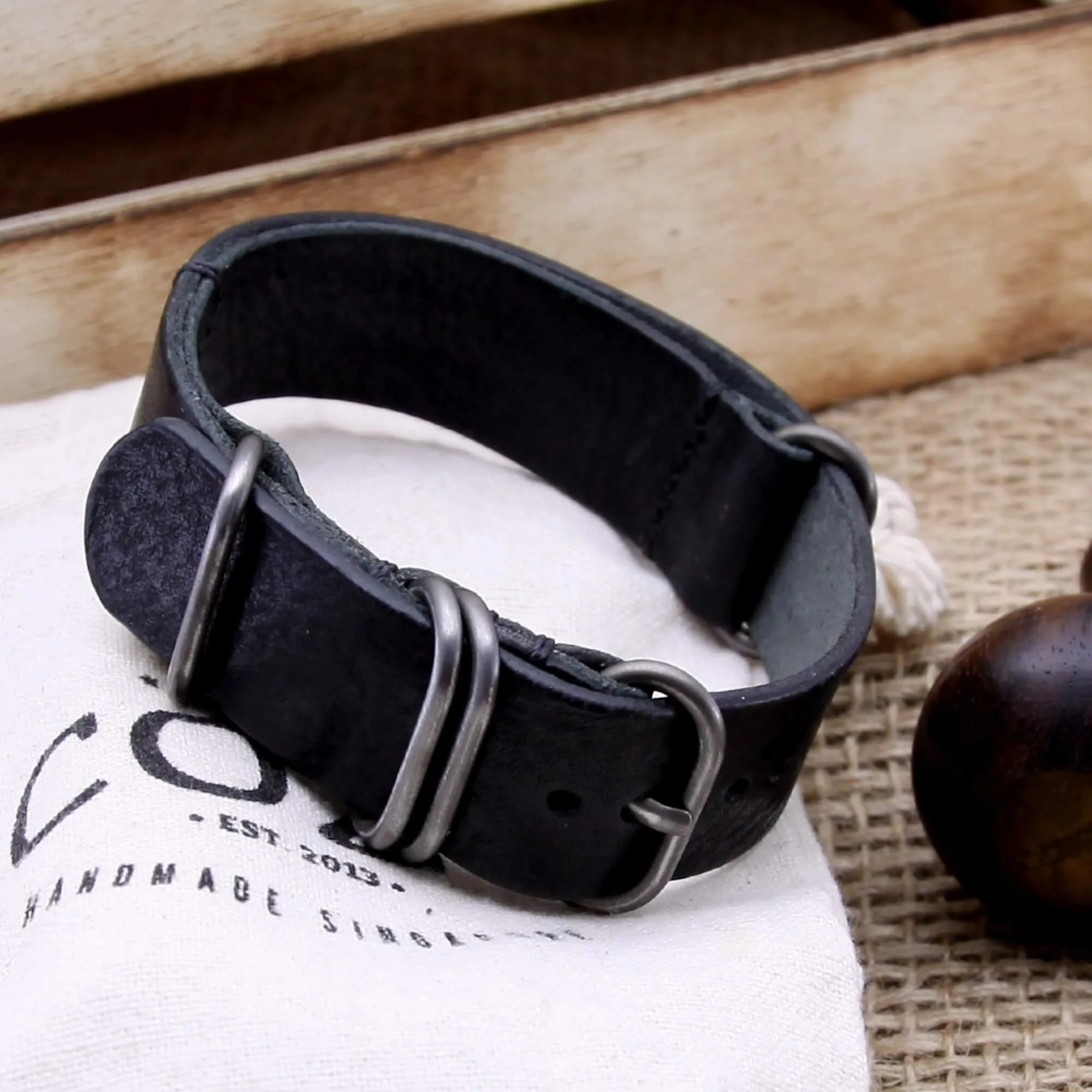 NAT2 Leather Watch Strap, 5-Ring Vintage Nero (Black)