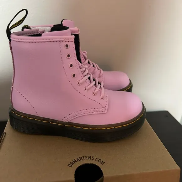 New Dr Martens Kids' Zavala Lace Up BootToddler Sz 10