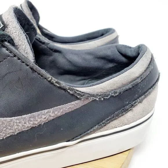 Nike SB Stefan Janoski Shoes Mens 9.5 Black Grey Suede Lace Up Low Sneakers