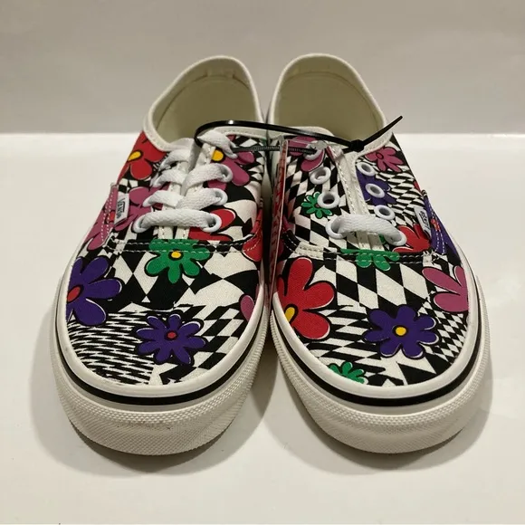 NWOT Vans shoes