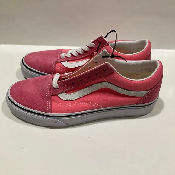 NWOT Vans shoes