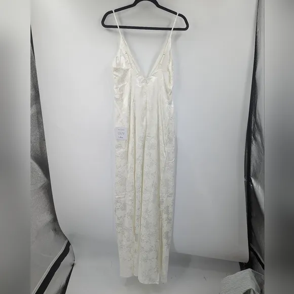 NWT LULU'S Promise My Passion Bridal Maxi V-neck Sleeveless Spaghetti Strap Dres