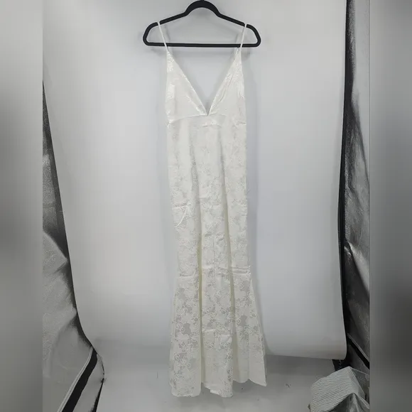 NWT LULU'S Promise My Passion Bridal Maxi V-neck Sleeveless Spaghetti Strap Dres