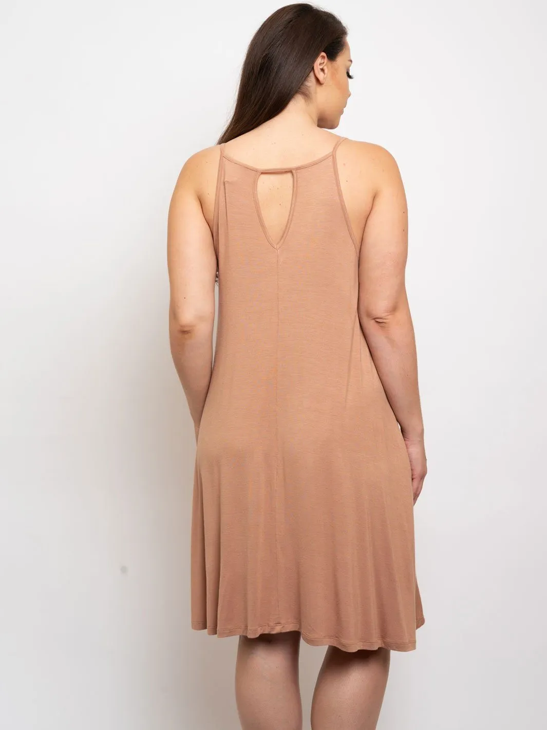 PLUS SIZE SLEEVELESS MIDI DRESS