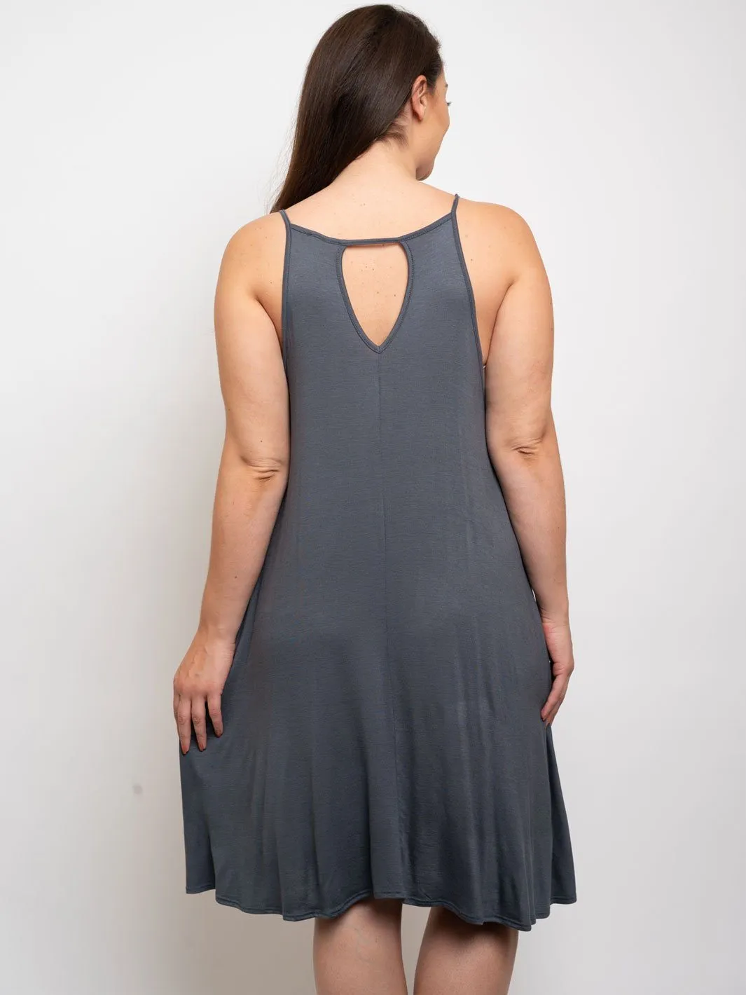 PLUS SIZE SLEEVELESS MIDI DRESS