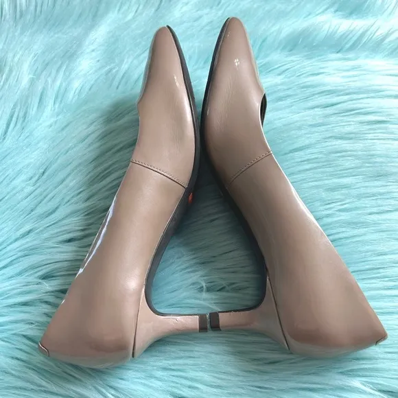 ROCKPORT PATENT LEATHER Total Motion Trutech Metalic Taupe Kitten Heel Women 5.5