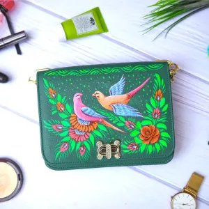 Sparrow Green Clutch