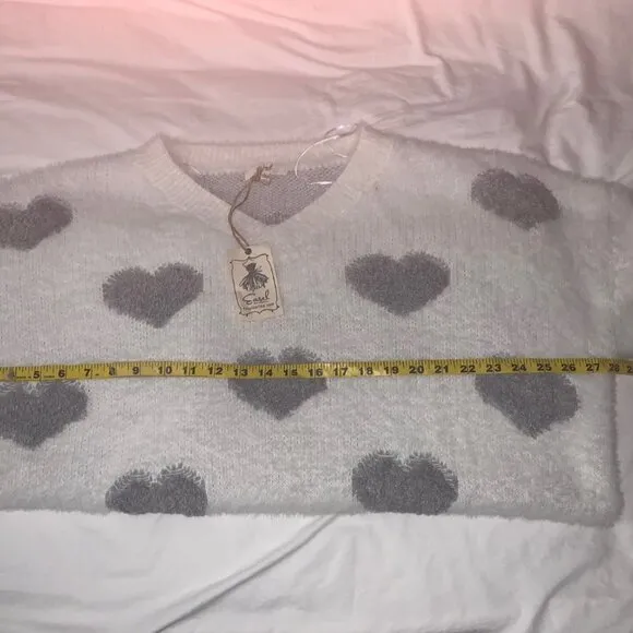 White with gray Hearts oversize V neck sweater Size Large NWT