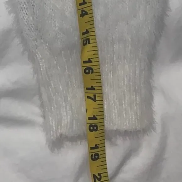 White with gray Hearts oversize V neck sweater Size Large NWT