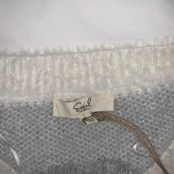 White with gray Hearts oversize V neck sweater Size Large NWT