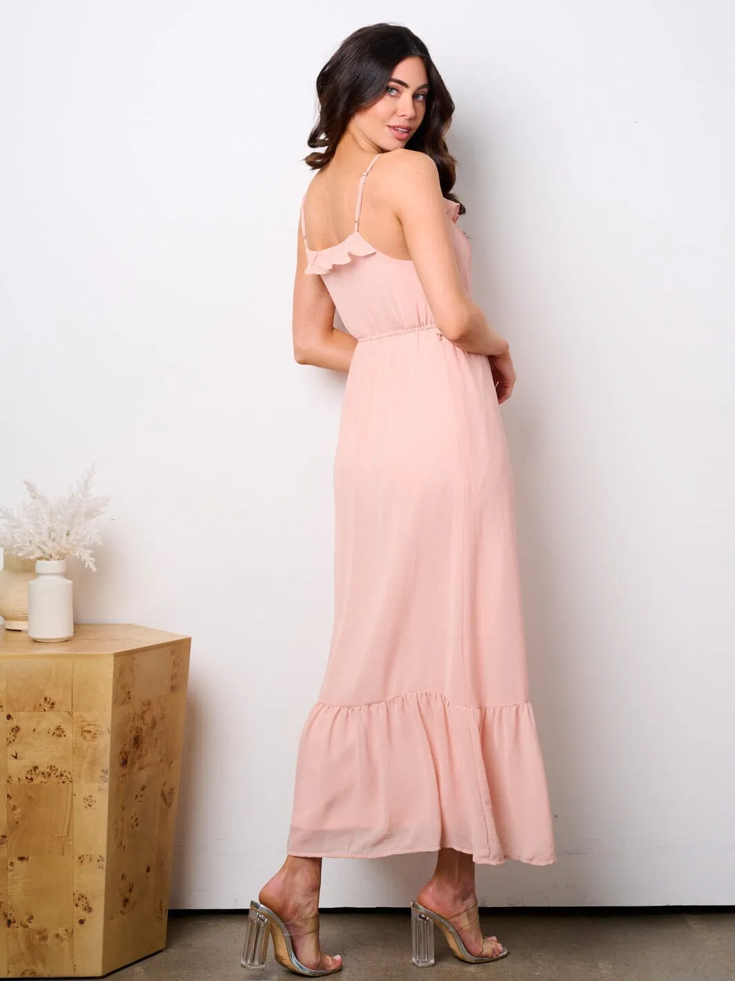 WOMEN'S SLEEVELESS RUFFLE DETAILED TIERED MAXI DRESS